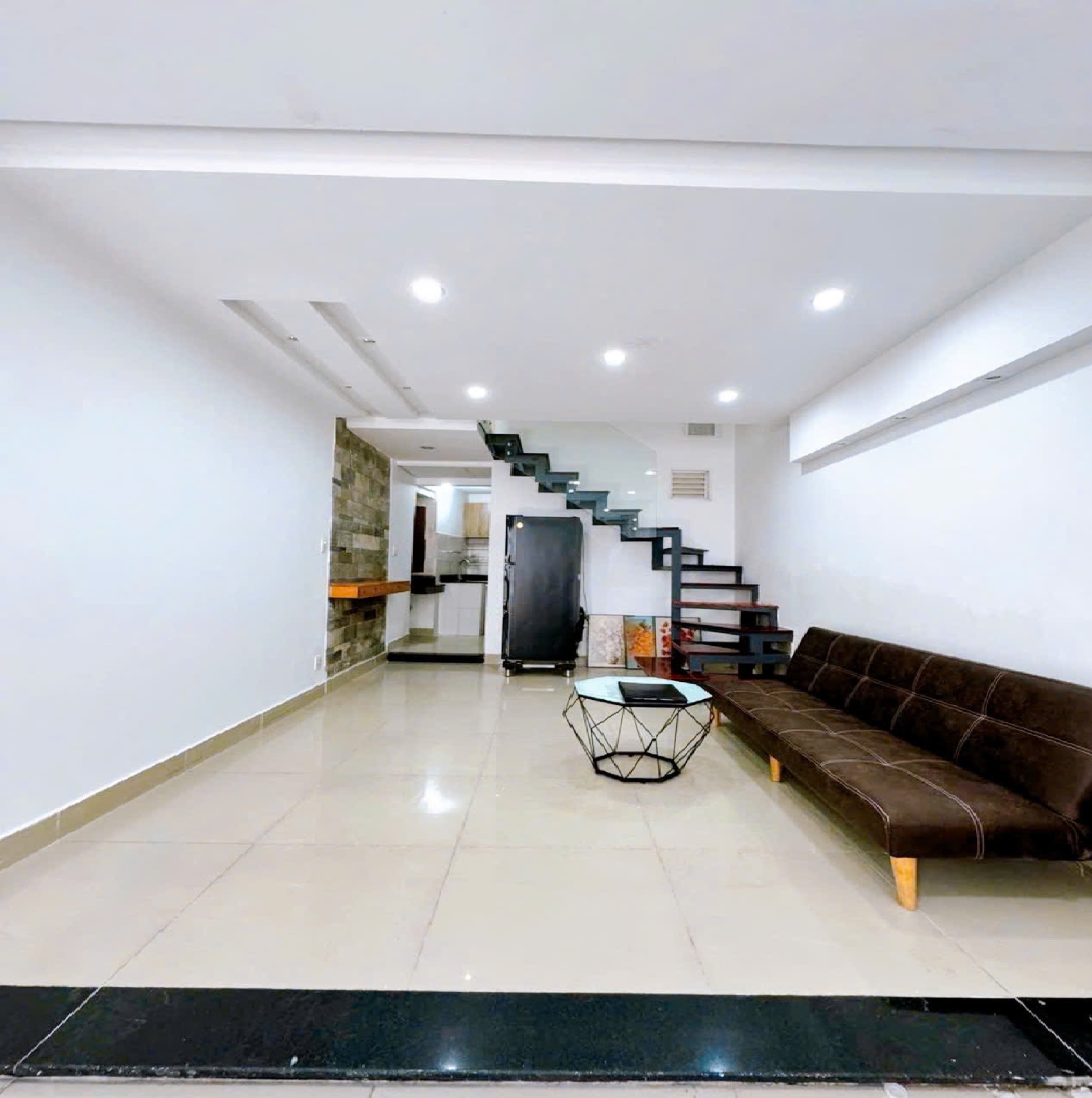 Bán nhà hẻm Bành Văn Trân, QUẬN TÂN BÌNH, gần Cách Mạng Tháng Tám, DT 56 m2, Giá 4.2 tỷ - Ảnh chính